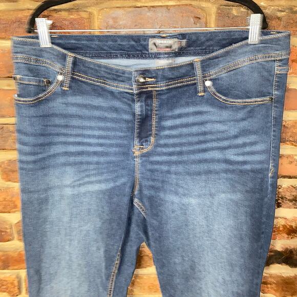 Torrid Rainstorm Dark Wash Blue Denim Luxe Slim Boot Cut Jeans Women's Size 18 - Picture 3 of 7